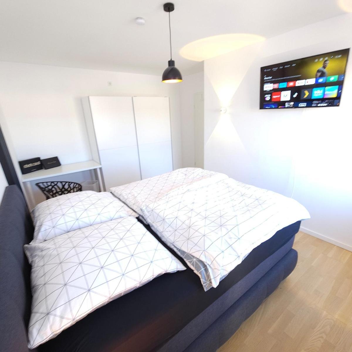 Tolle, Geraeumige In Ausgezeichneter Lage Appartement *